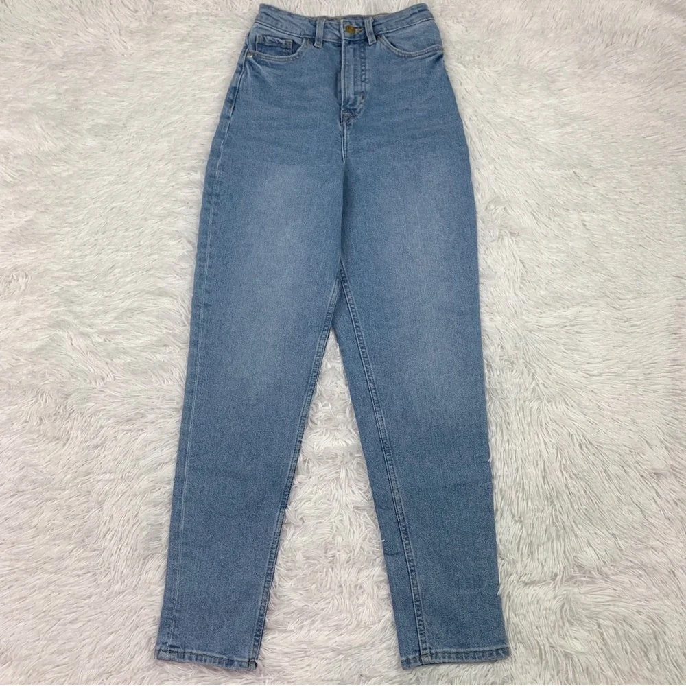 H&M Divided high rise‎ tapered leg blue jeans